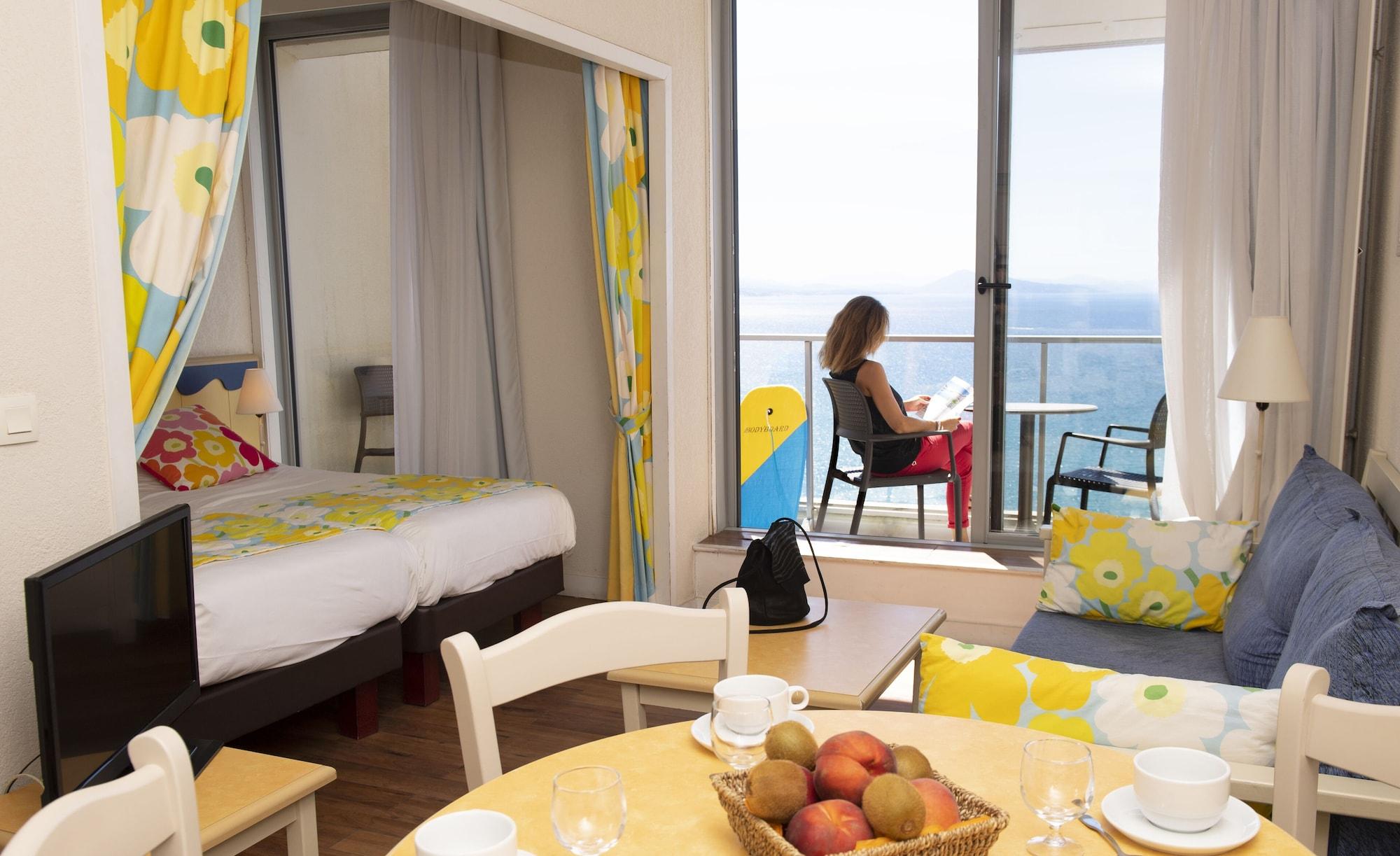 Residence Vacances Bleues Le Grand Large Биариц Екстериор снимка